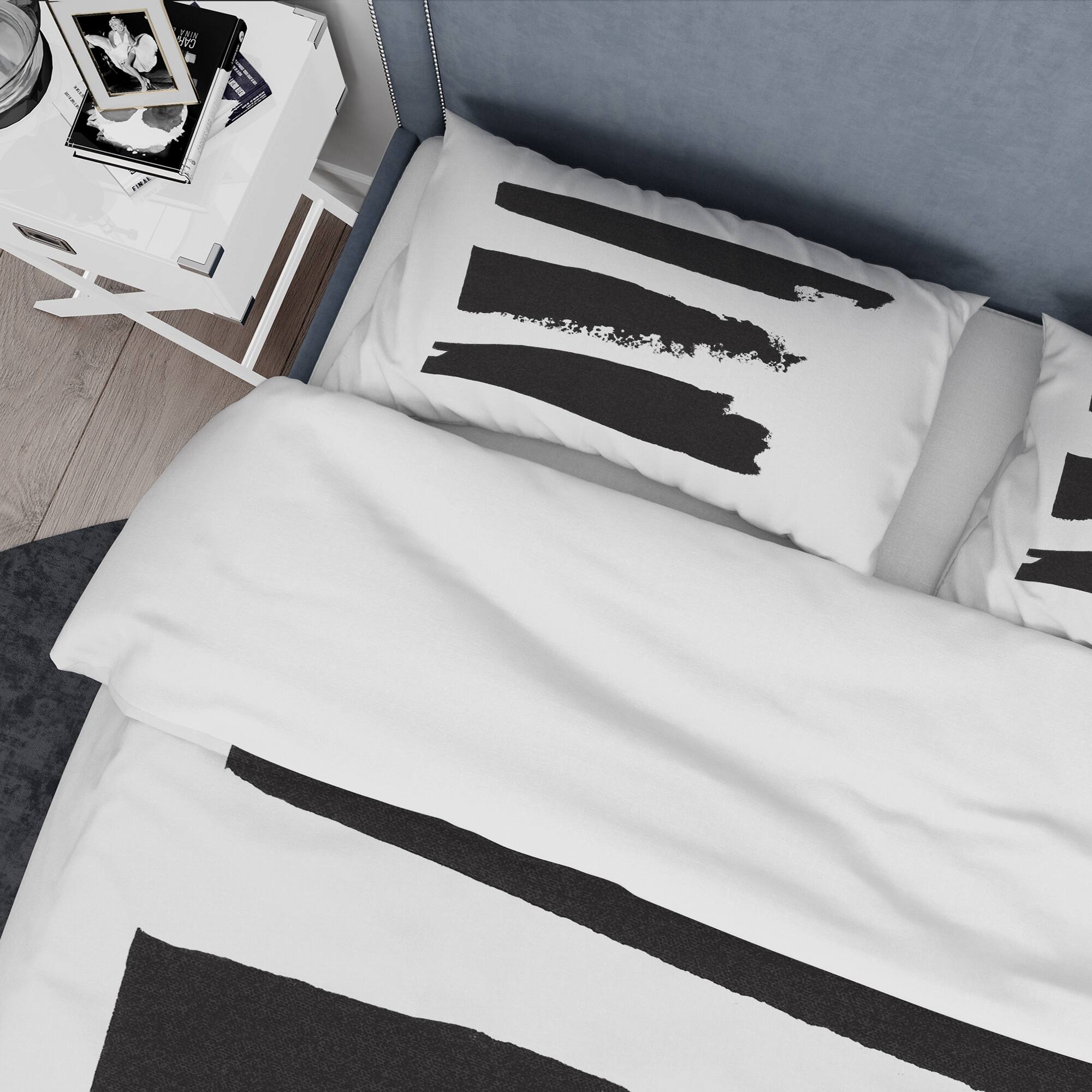 Designart 'Black and White Geometric Company II' Geometric Bedding Set